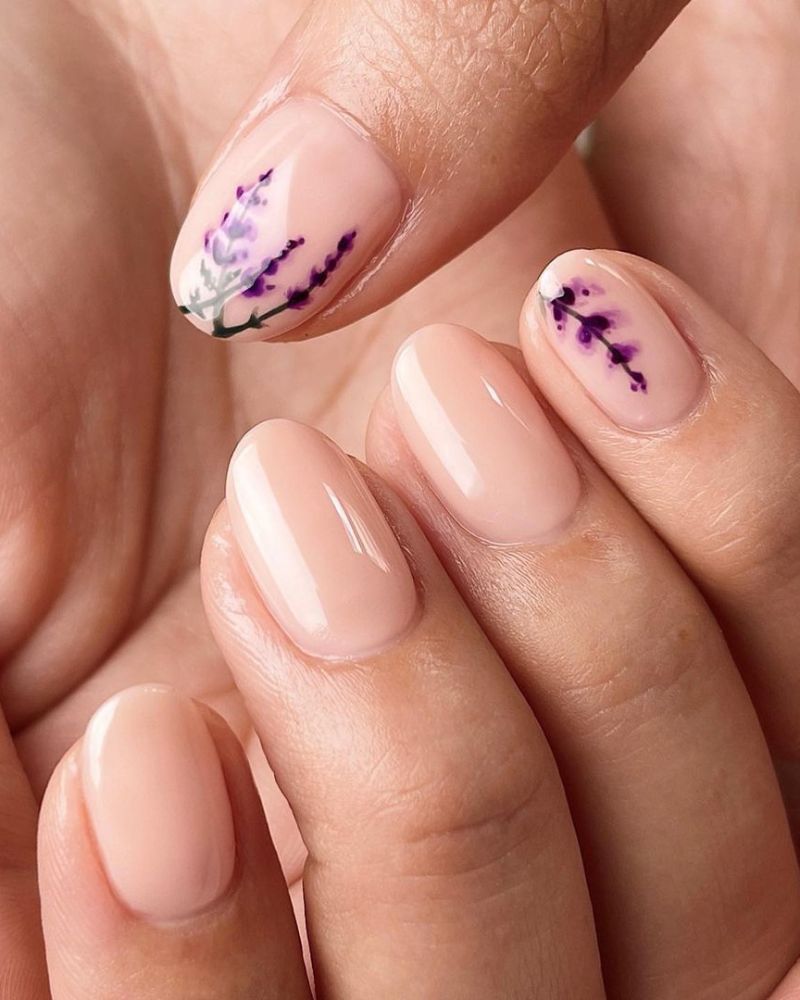 idées ongles violet clair
ongles courts violet clair