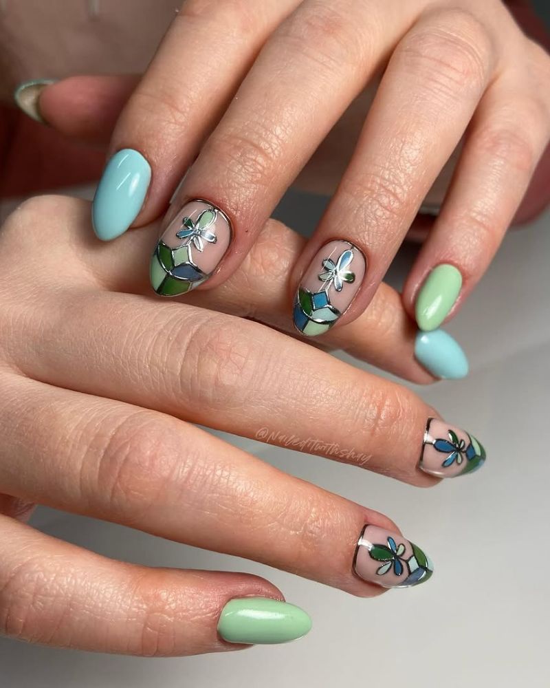 nail art vitrail, ongles bleus, ongles verts