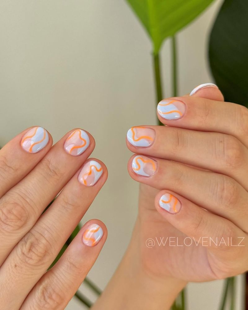 ongles courts, ongles bleus, nail art orange