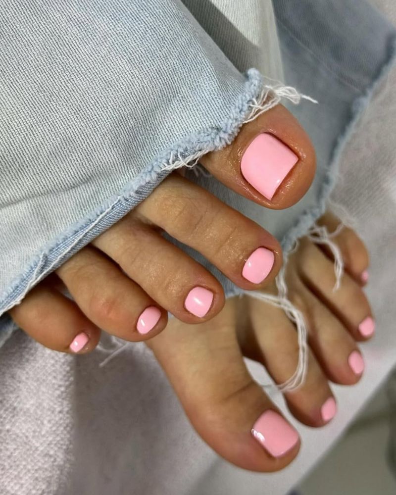 pédicure rose pâle, designs d’ongles d’orteils printaniers