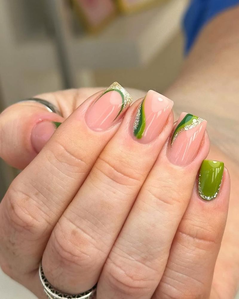 nail art vert olive, ongles simples, manucure classe