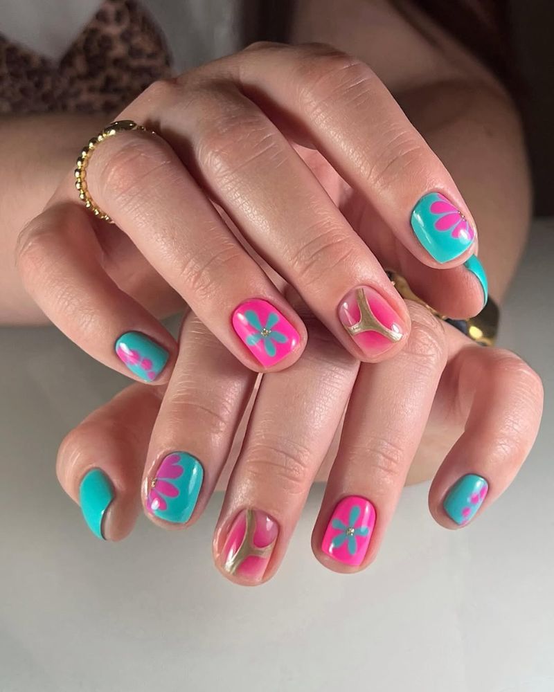 ongles rose et bleu, nail art d'été