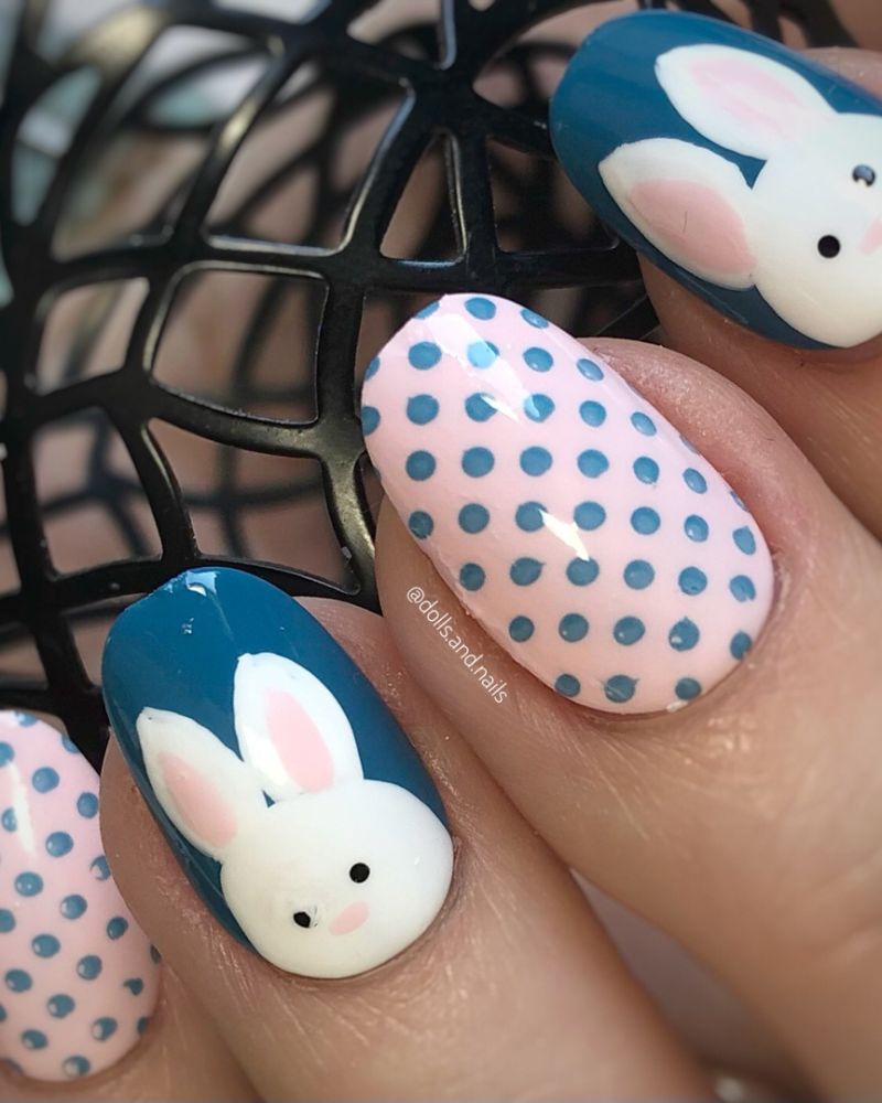 ongles de Pâques DIY, ongles bleus