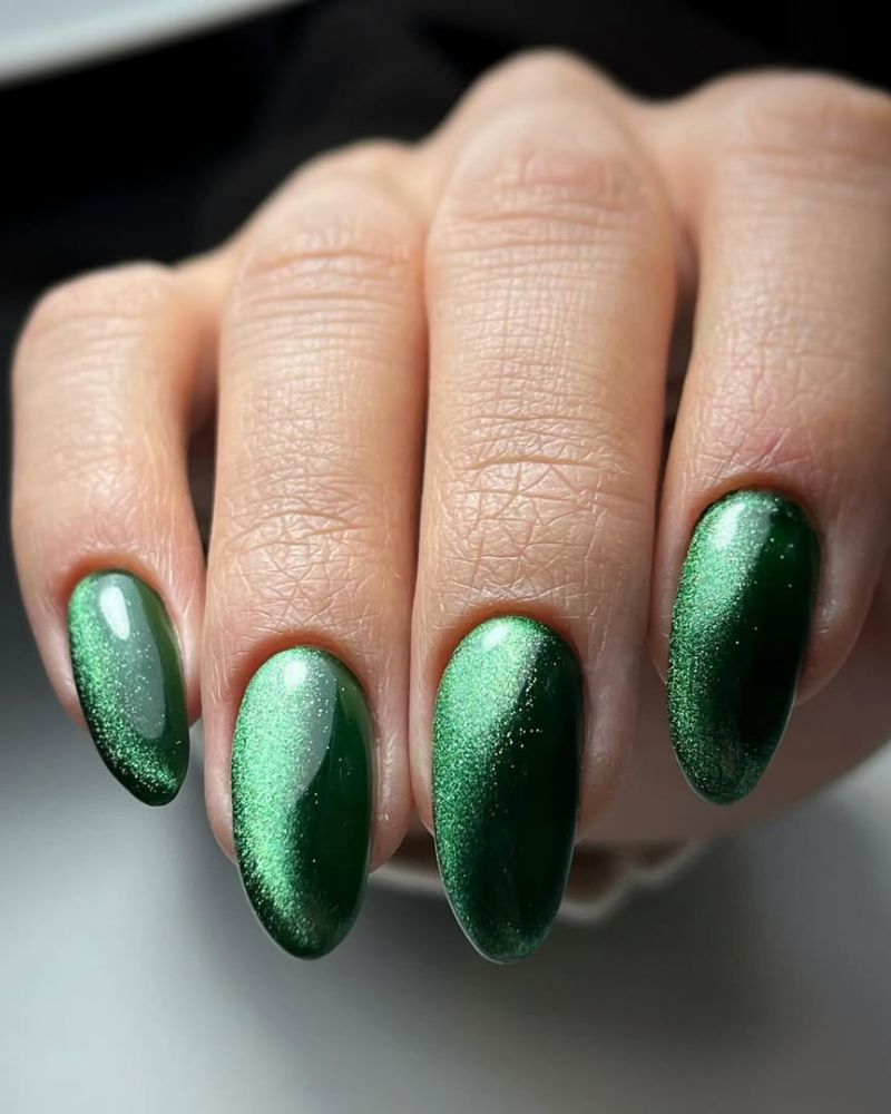 ongles vert œil de chat, ongles verts pailletés