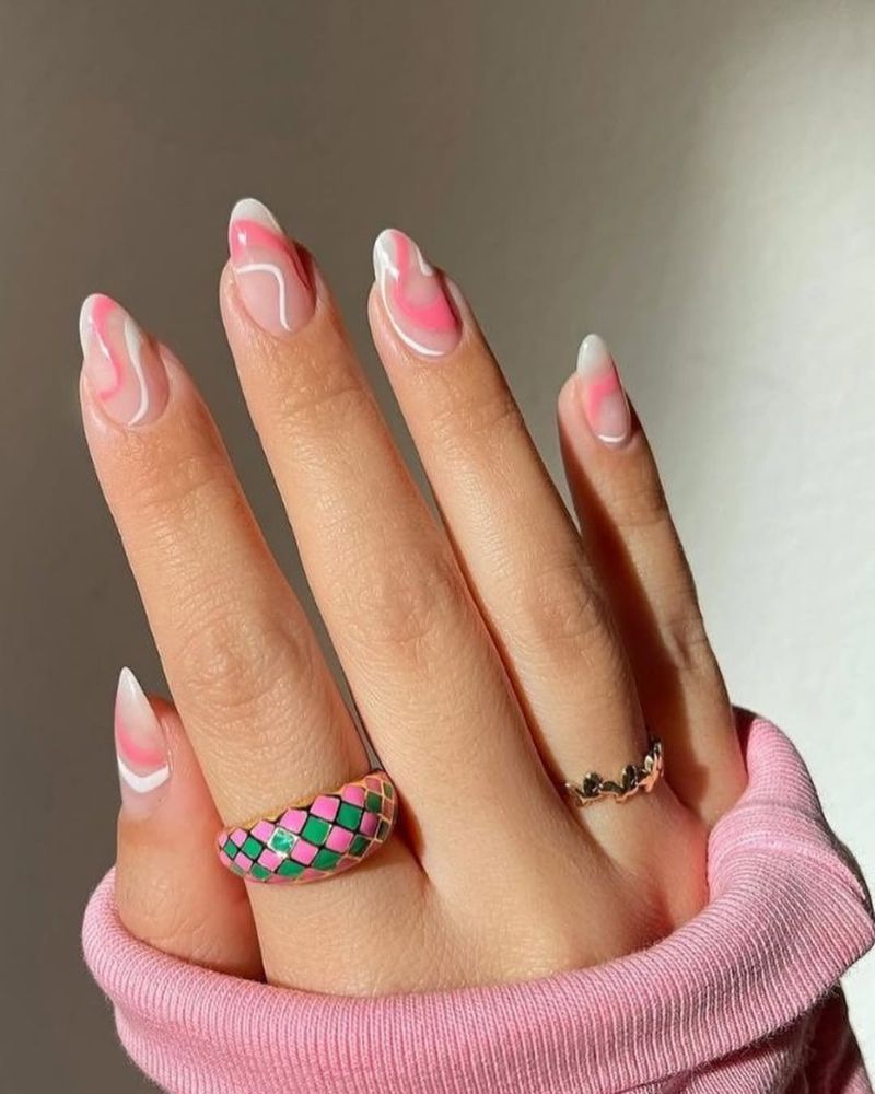 nail art tourbillonnant, ongles simples