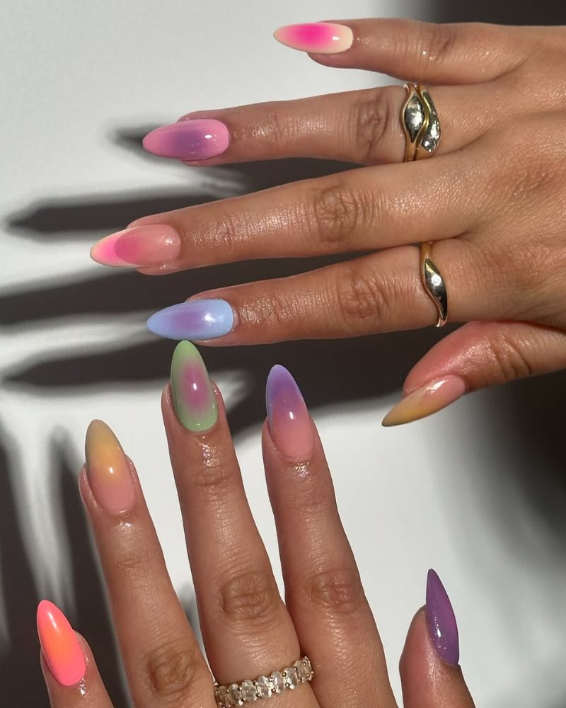 nail art aura, ongles printaniers colorés, ongles stiletto de printemps