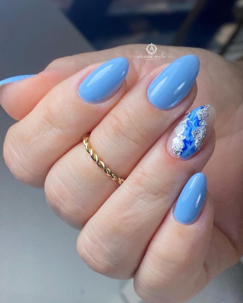 nail art bleu clair, ongles bleu ciel