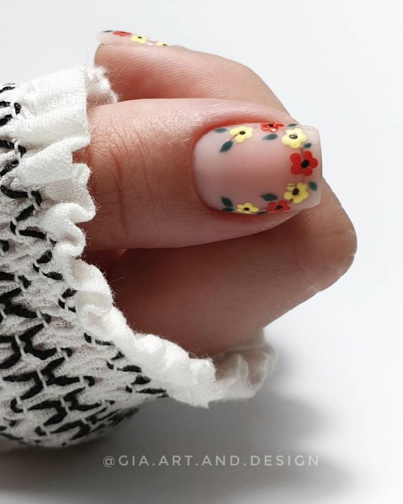 ongles printaniers chics, nail art floral