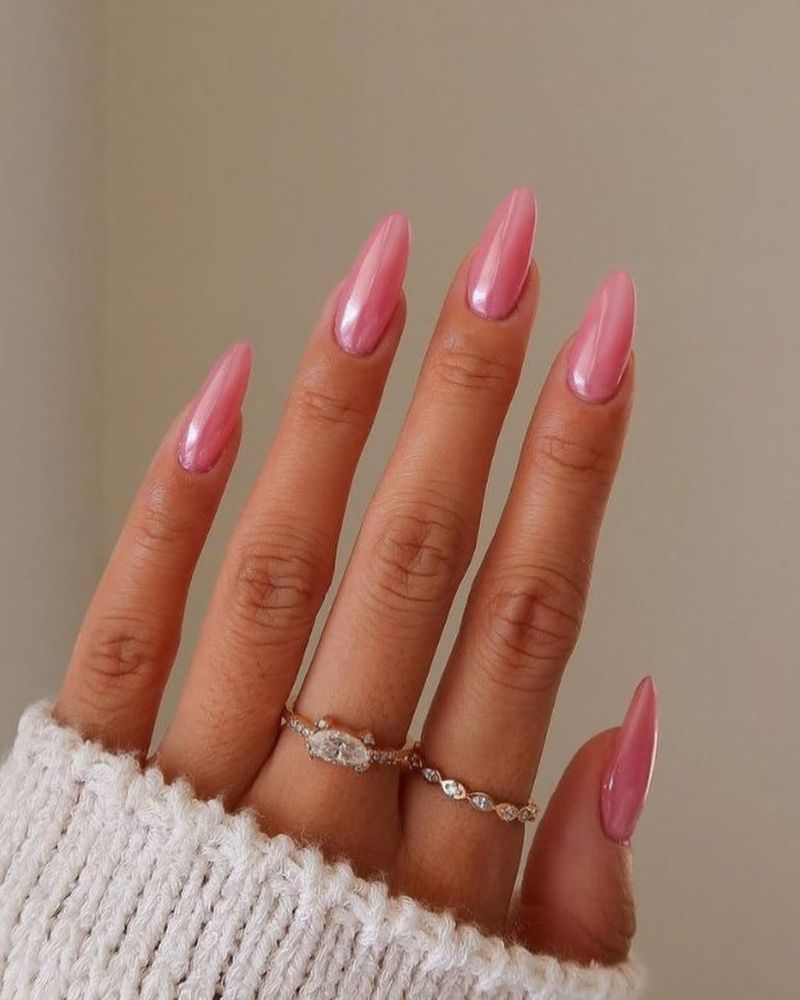 ongles chrome, ongles roses, stilettos