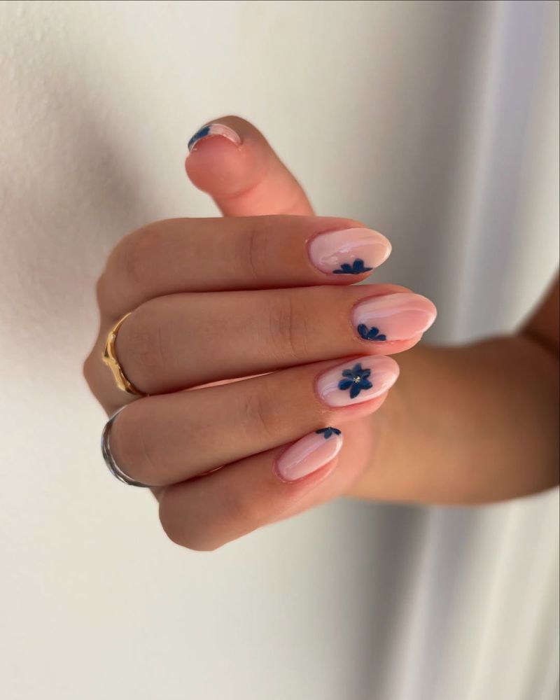 ongles de printemps chics, nail art floral
