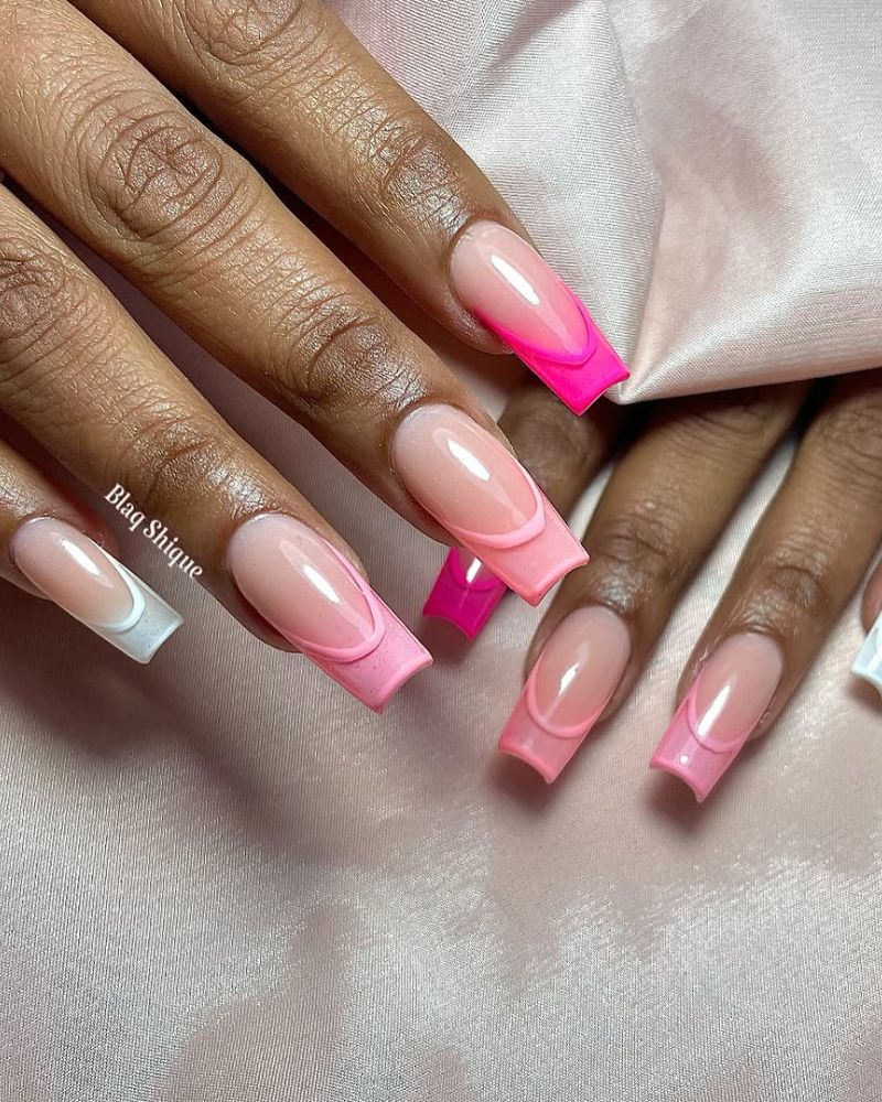 ongles french roses, pointes french colorées