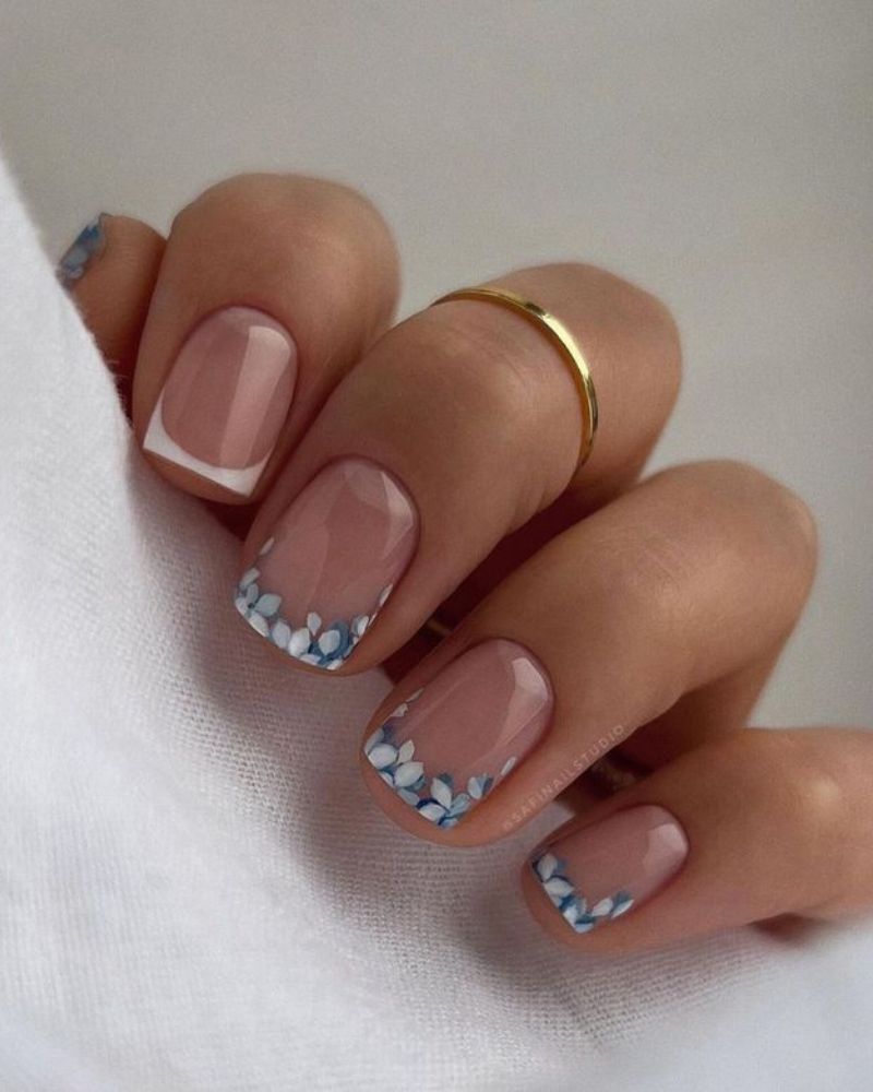 ongles french, idées de french printanière, art floral
