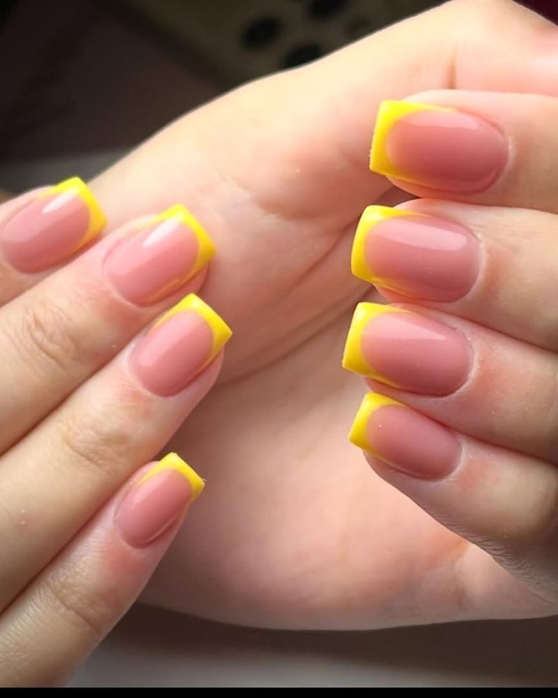 ongles jaunes, French tips