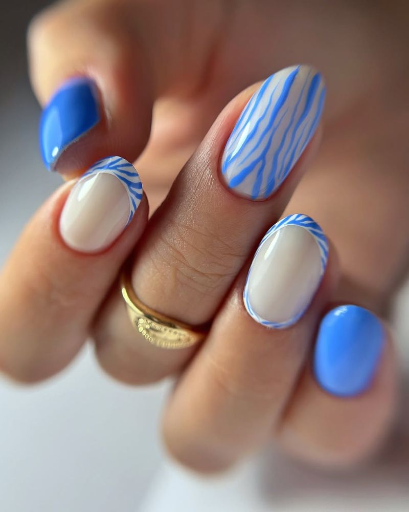 ongles courts bleus, nail art bleu clair