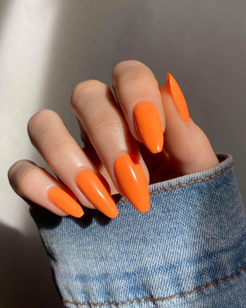 ongles orange coffin été
