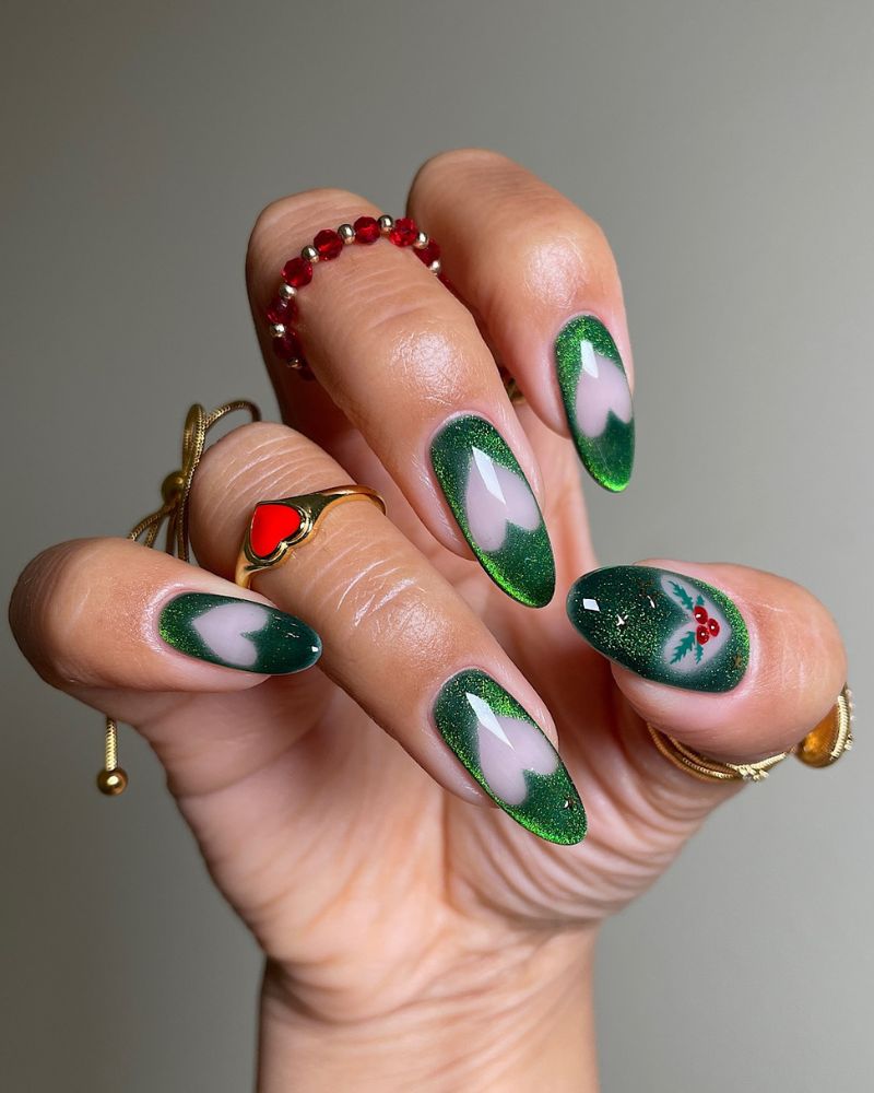 ongles verts de Noël avec vernis cat eye