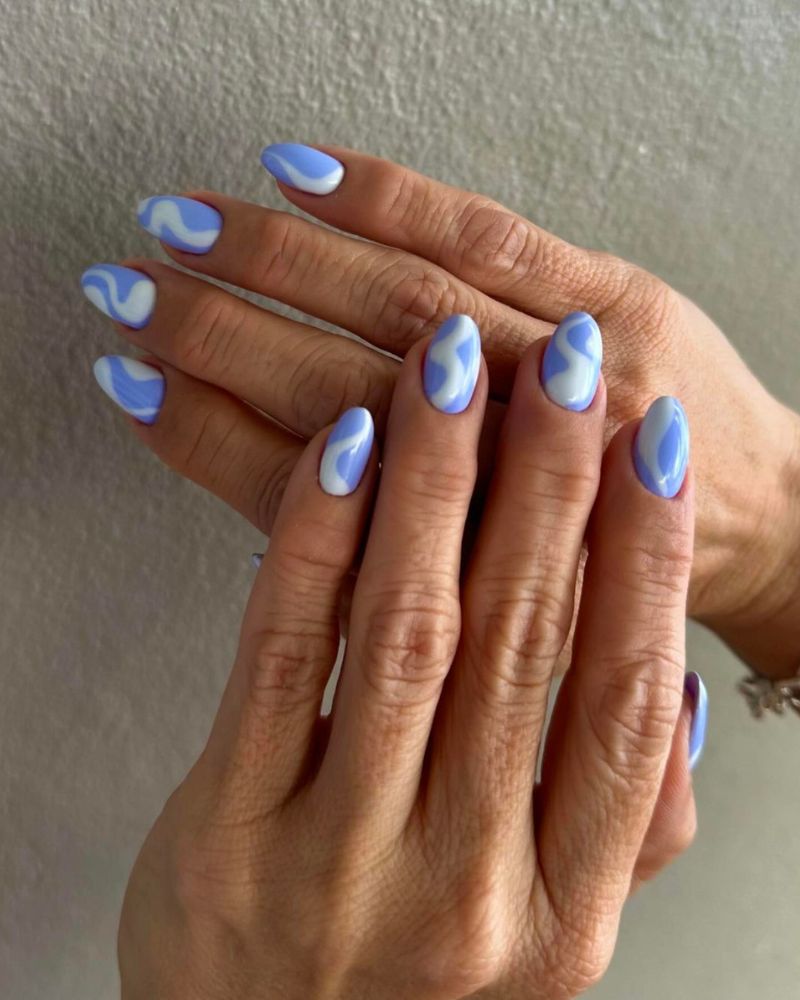 ongles d'été lumineux, ongles courts, nail art tourbillons