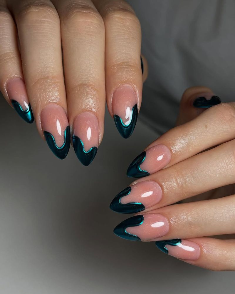 ongles vert foncé, french, stilettos