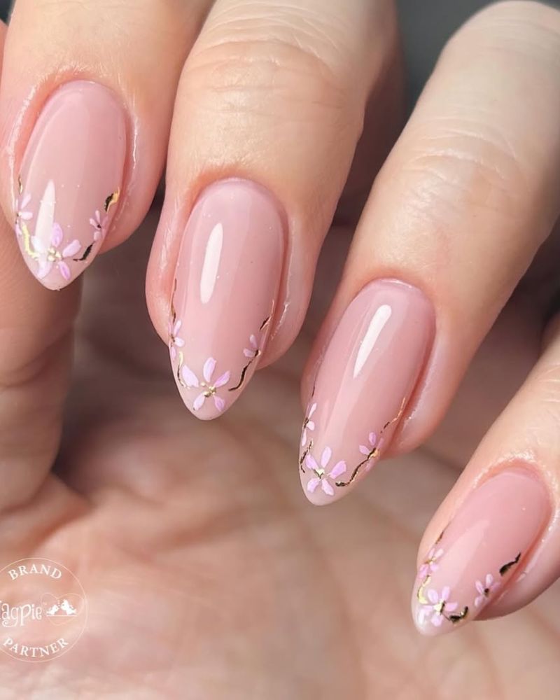 french tips floraux, base nude propre