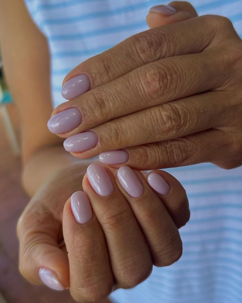 ongles violet clair simples