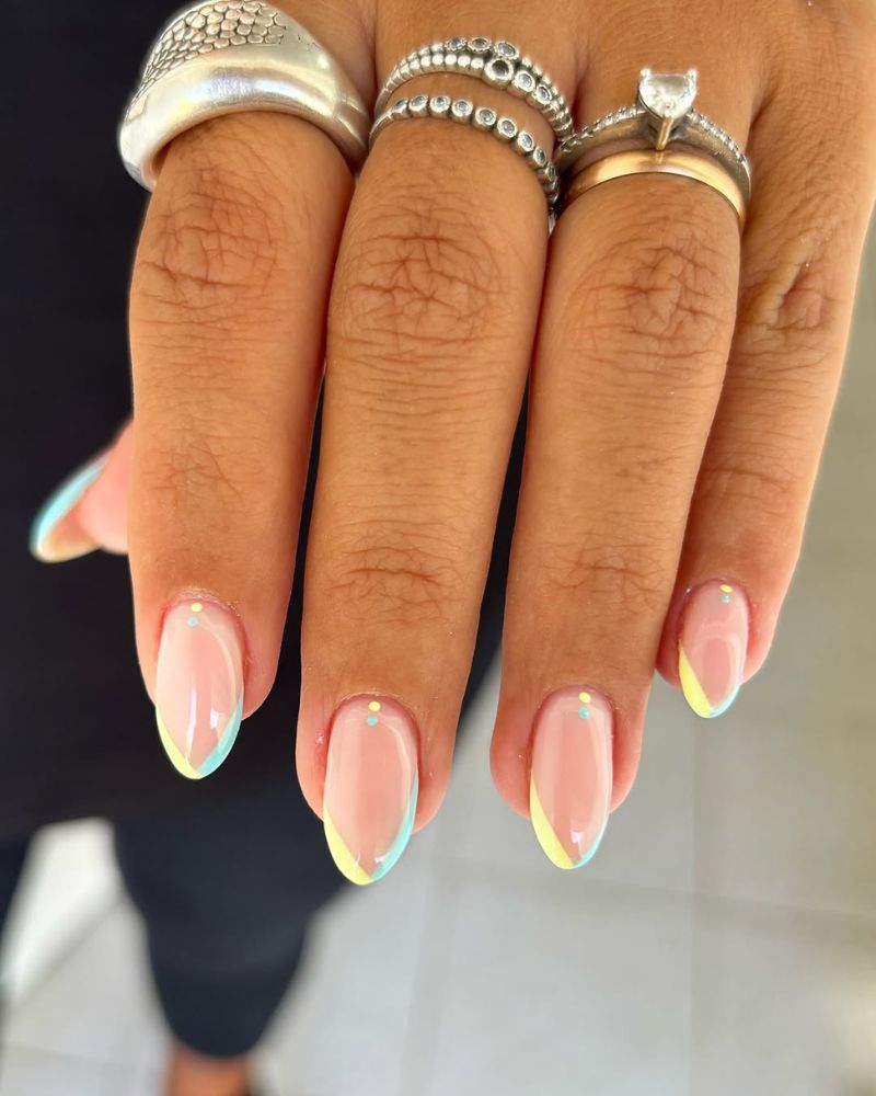 french colorée, pointes bleu et jaune