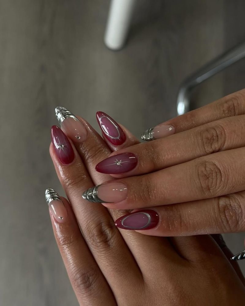 design rouge et argent avec French et nail art aura