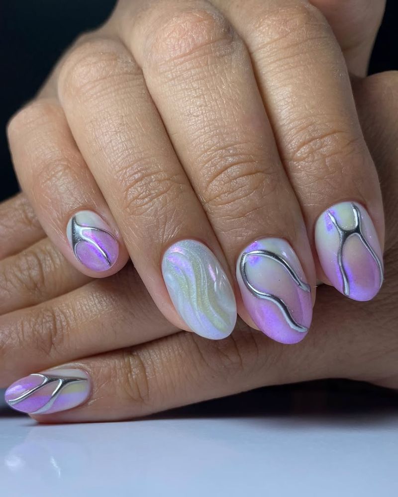ongles violets courts, ongles violets avec art argenté