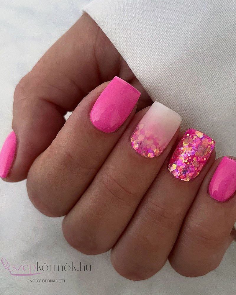 idées ongles roses
ongles pailletés roses
ongles courts roses