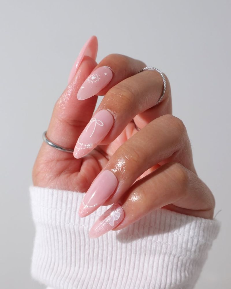 ongles stilettos, ongles mignons et classe