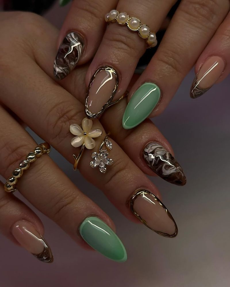 ongles vert menthe et brun, manucure espresso