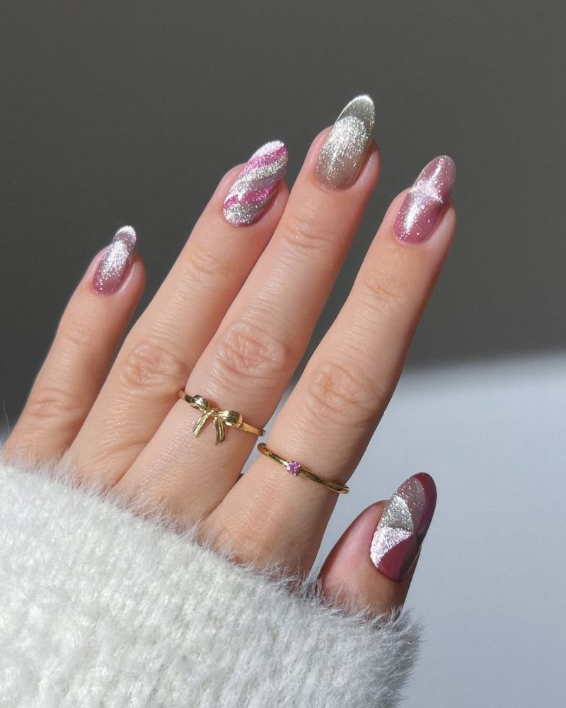 ongles œil de chat roses et argent pour hiver et Noël