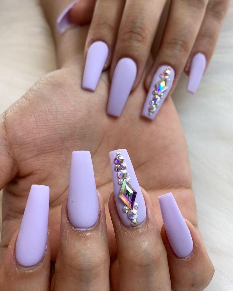 design ongles violet clair
ongles gel violet
idées ongles lavande
ongles violet clair avec design