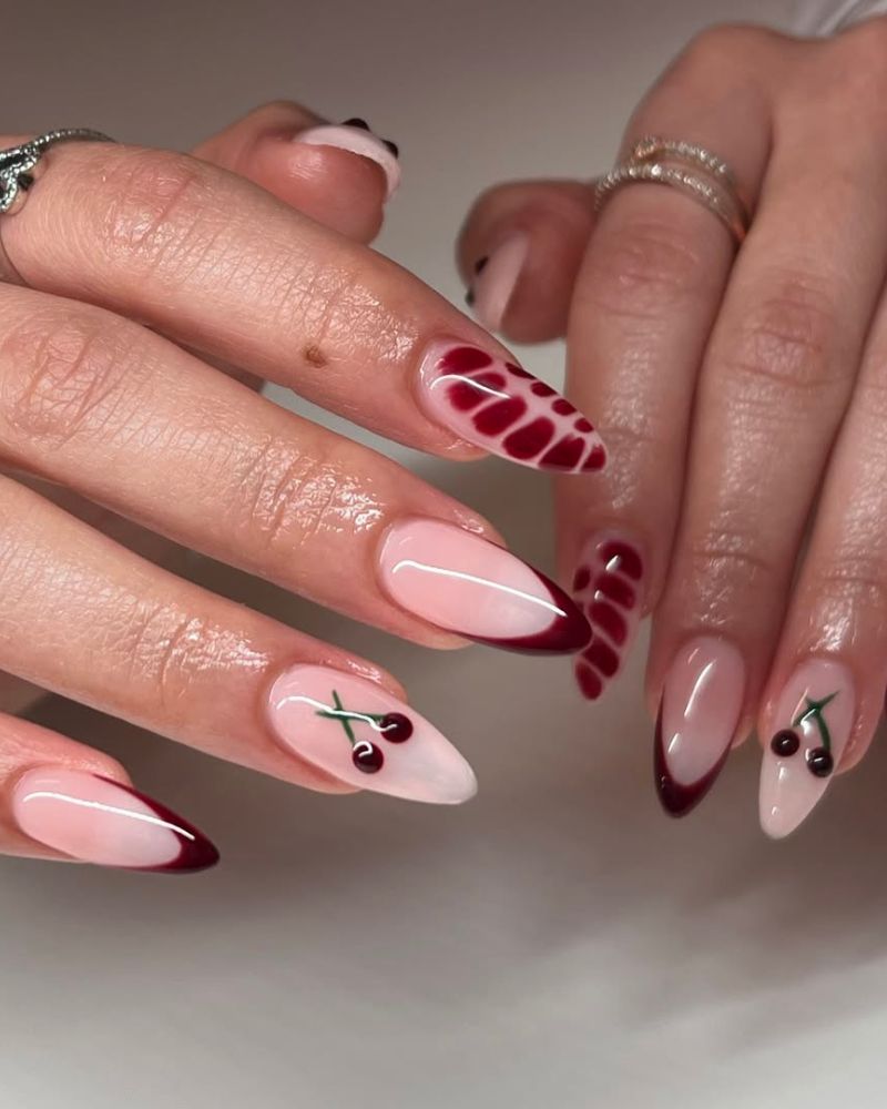 ongles rouge cerise, nail art cerise