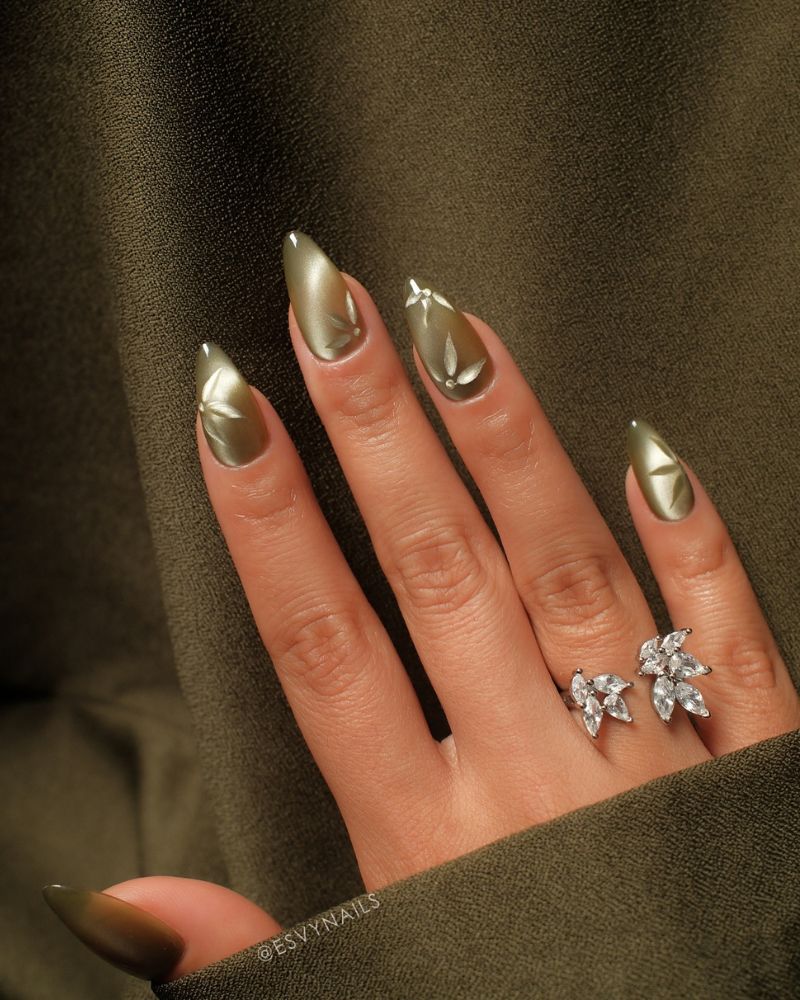 ongles velours vert olive avec effet verre
