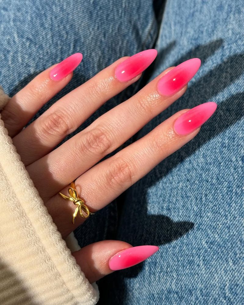 ongles aura roses, ongles de printemps roses