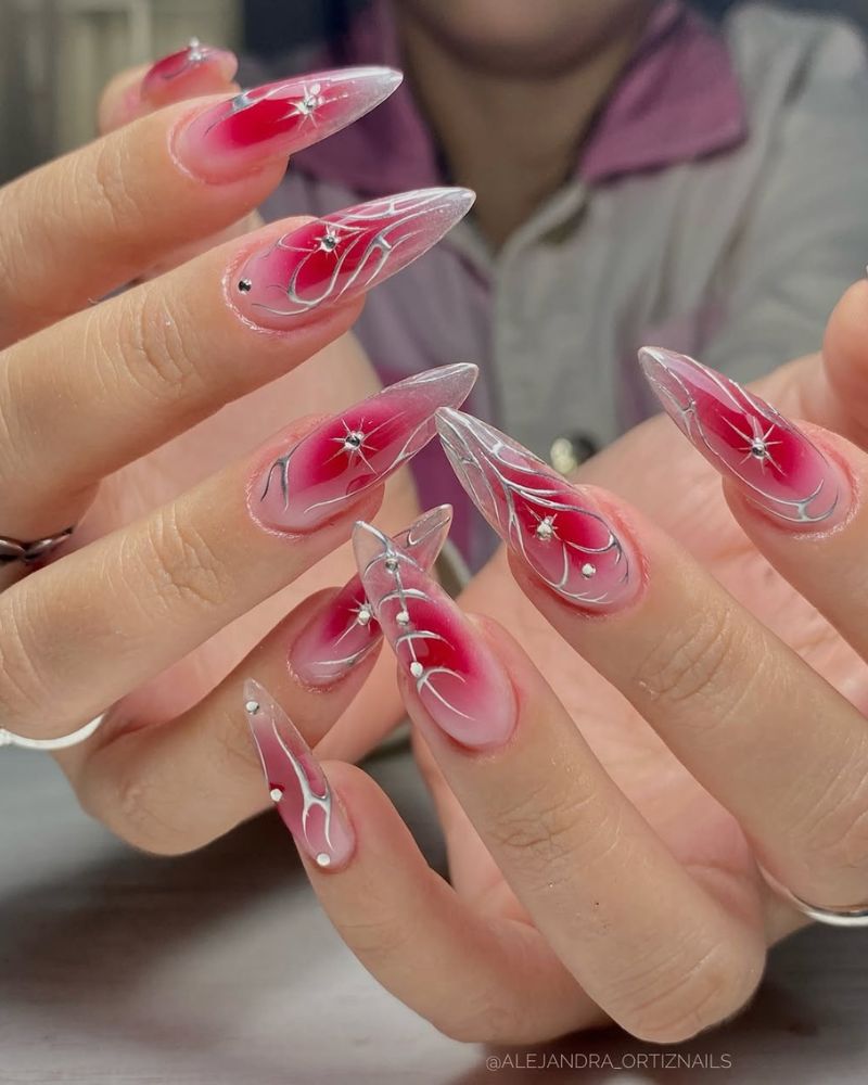 ongles roses avec nail art, ongles aura roses