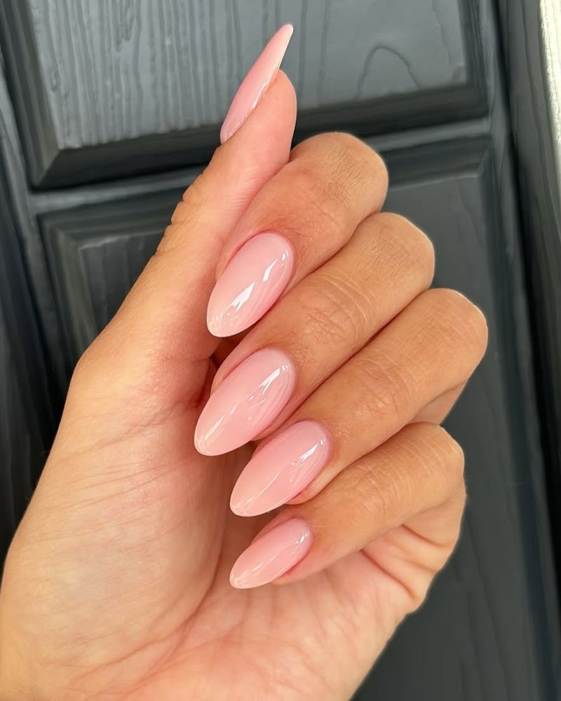 ongles rose naturel, ongles propres