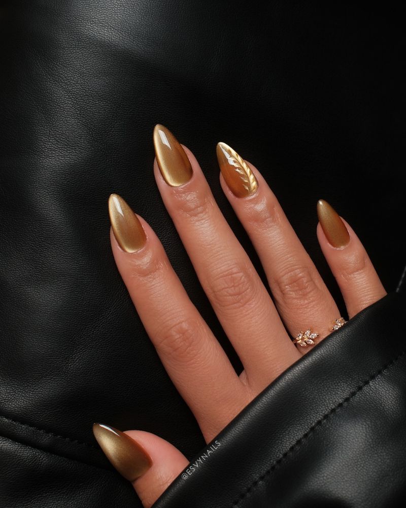 ongles velours caramel pour l’hiver