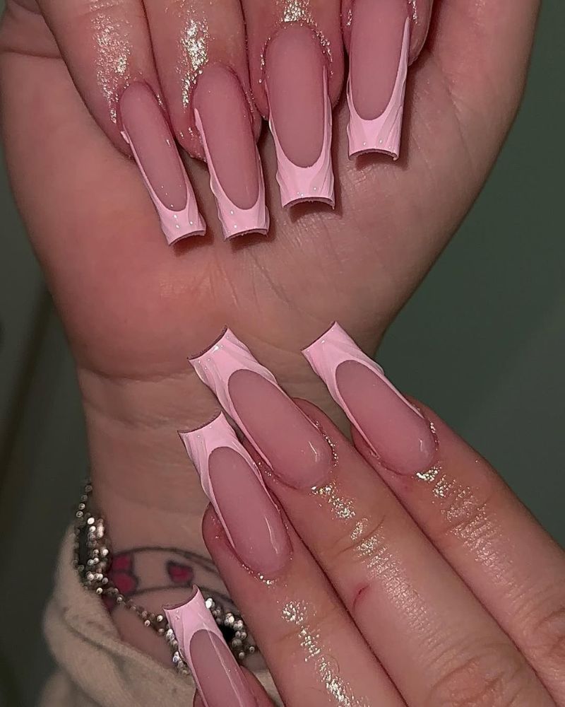 ongles longs french rose, nail art 3D