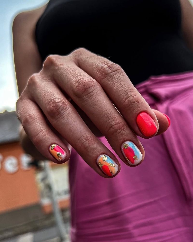 ongles orange vif, ongles courts d'été