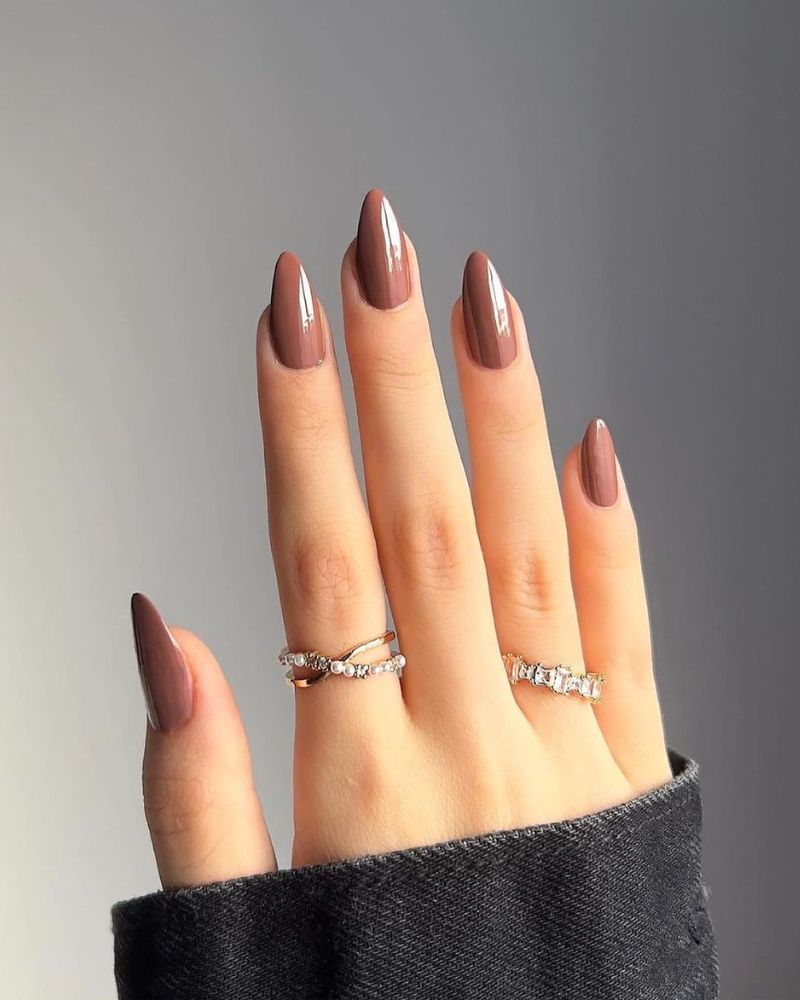 ongles marron clair