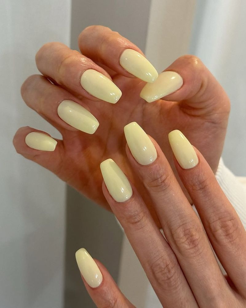 ongles jaune pastel, k-nails