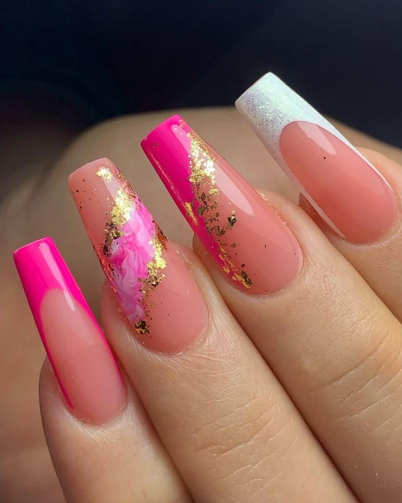 ongles longs coffin, nail art rose