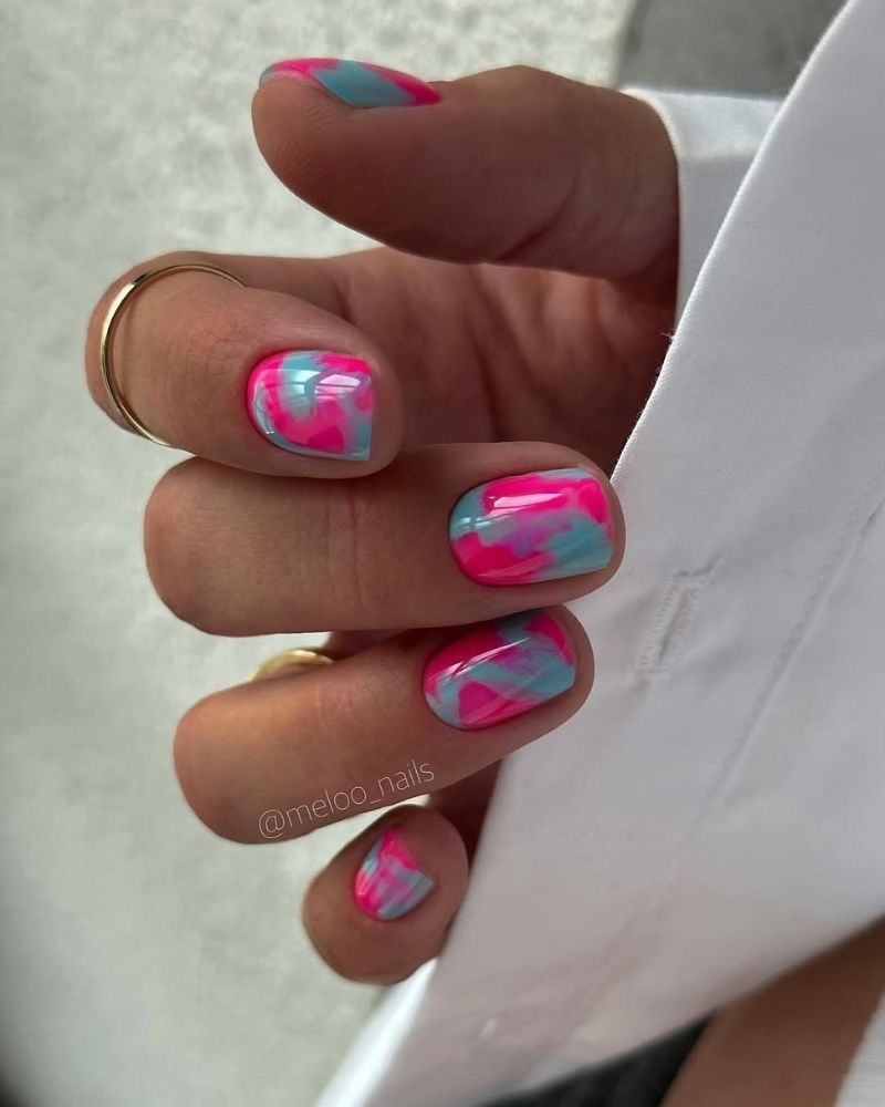 ongles courts d'été, ongles roses et bleus