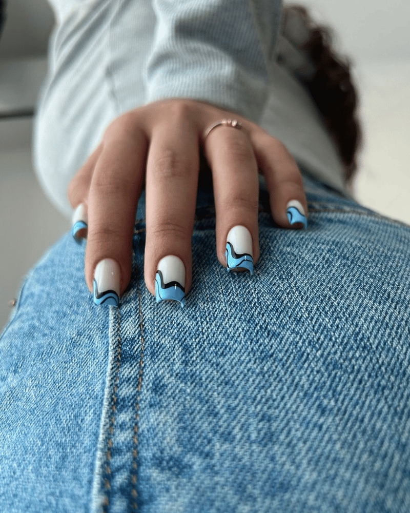 ongles french bleus, idée manucure french bleue