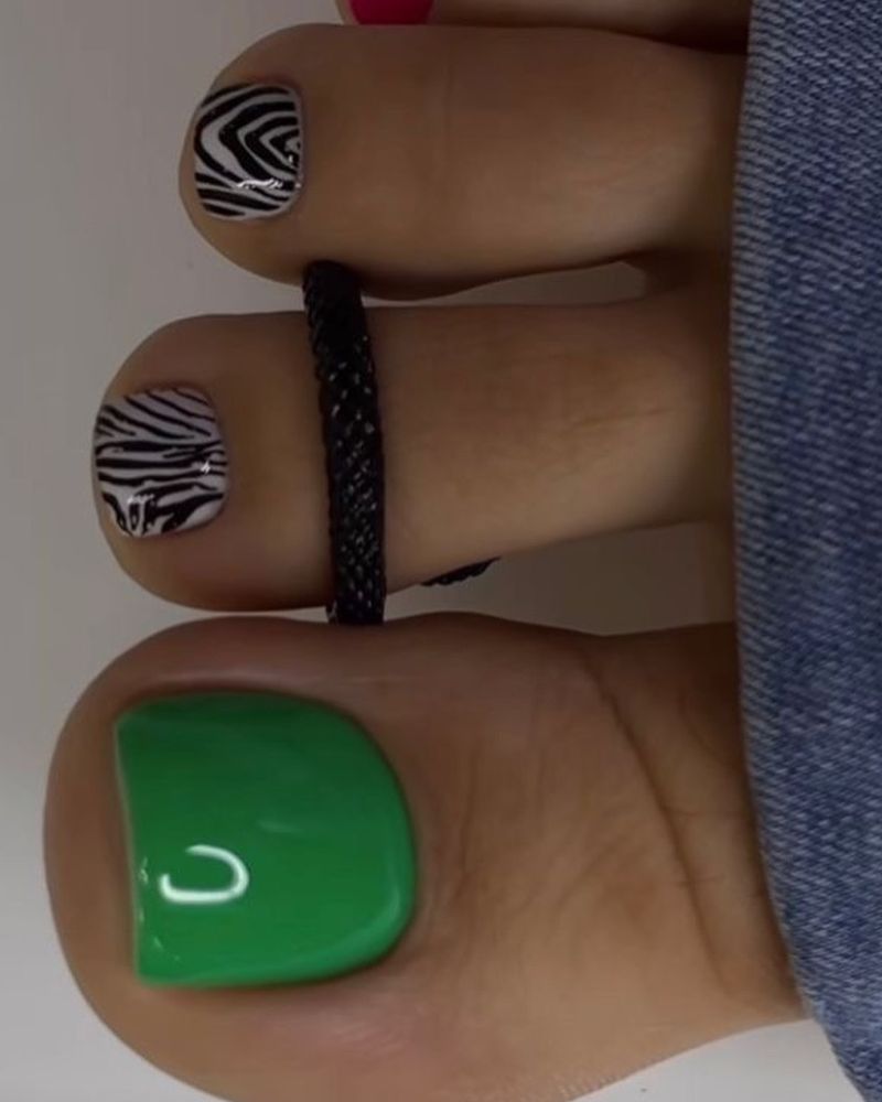 designs d’ongles d’orteils estivaux