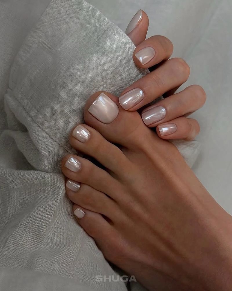 designs d'ongles chromés nacrés