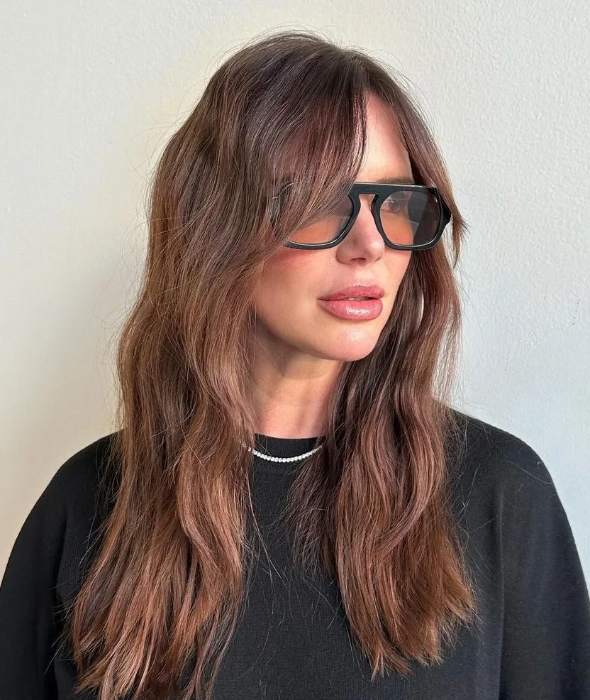 Beach waves naturelles et décoiffées sur cheveux longs