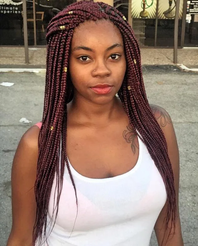 Box braids bordeaux longueur milieu du dos