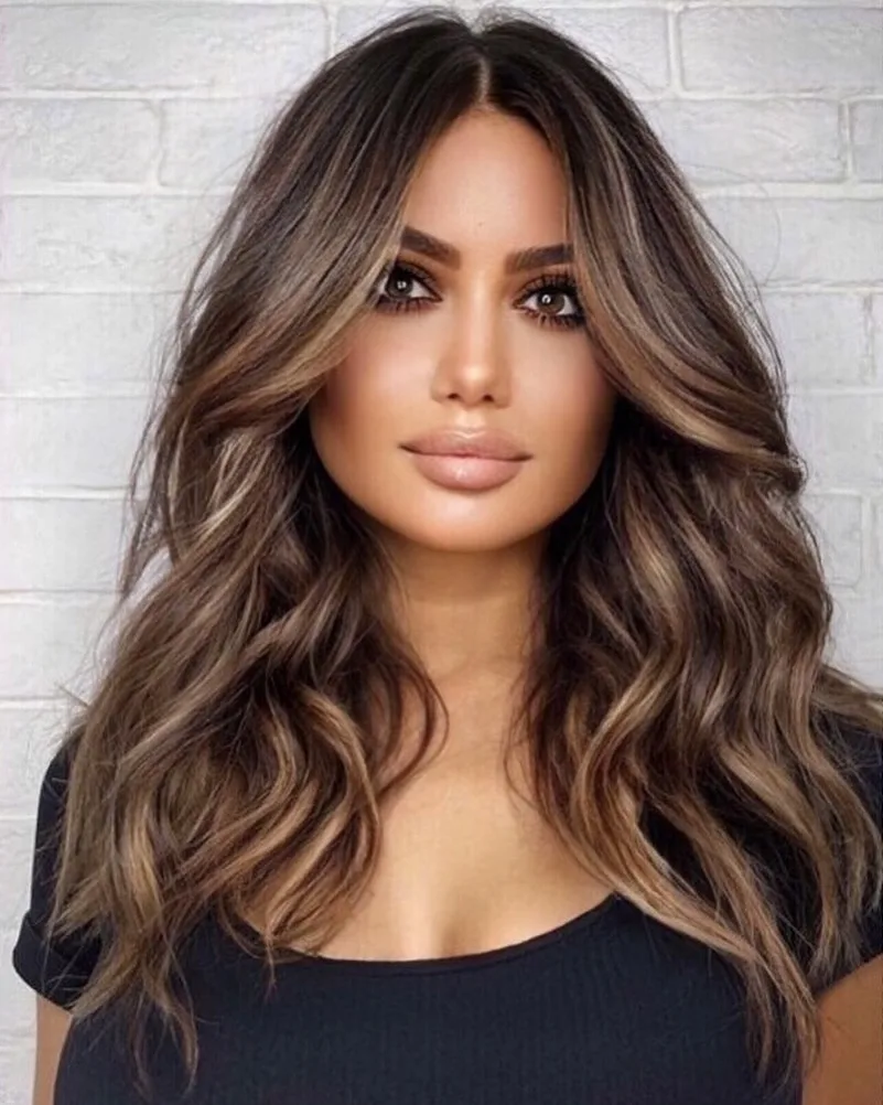 Brun réchauffé de tons beige et caramel façon ribbon highlights